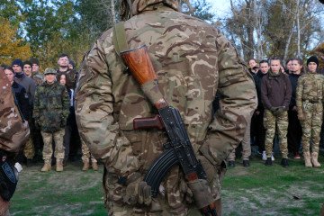 How Civilians in Kyiv are Preparing for Resistance, In Photos How Civilians in Kyiv are Preparing for Resistance, In Photos