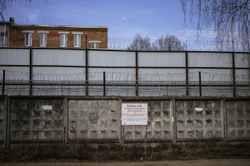 Russia Forces Penal Colony Inmates to Build Concrete Shelters Against Drone Attacks Russian colony. Illustrative image. (Source: Getty Images)