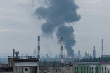 Russian oil refinery in Perm burns after a Ukrainian drone strike, August 21, 2026.