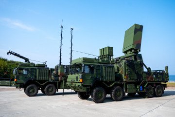 Germany Delivers IRIS-T SLM Battery to Ukraine. Here's What It Means for Ukraine's Air Defenses