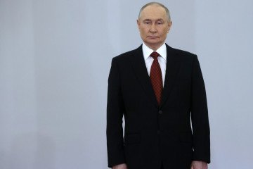 Putin Says He’s Ready to Meet Zelenskyy, But Refuses to Recognize His Legitimacy