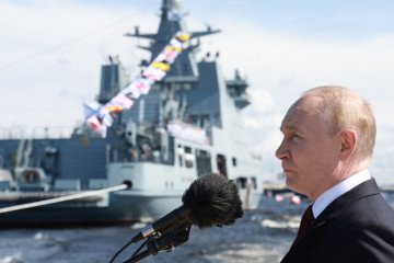 Putin Threatens to Deploy Low and Intermediate-Range Missiles if US Places Missiles in Germany Putin Threatens to Deploy Low and Intermediate-Range Missiles if US Places Missiles in Germany