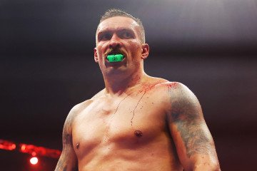 Boxer and World Champion Oleksandr Usyk Detained at Krakow Airport, Video Boxer and World Champion Oleksandr Usyk Detained at Krakow Airport, Video