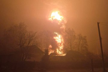 A massive fire after a drone strike hit on Tambovnefteprodukt, December 3, 2025. (Photo: open source)