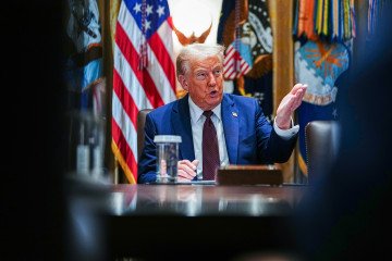 Trump Urges Europe to Cut Russian Oil, Press China in Bid to End Kremlin War