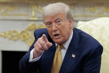 Trump Warns Putin May Try to Seize All of Ukraine, Threatens Sanctions by August 8 Trump