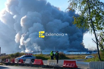 Smoke rising from a Russian Wildberries logistics hub in Kotovsk, Tambov region, August 26, 2026. Smoke rising from a Russian Wildberries logistics hub in Kotovsk, Tambov region, August 26, 2026.