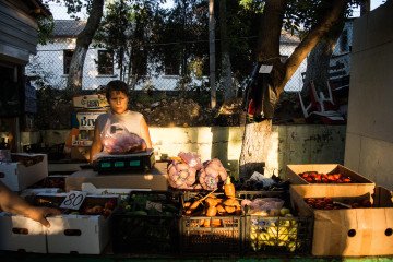 A seller of fruit on August 13, 2015 in Sevastopol, Crimea. Illustrative photo. (Source: Getty Images)