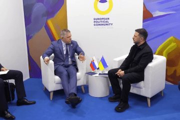 Ukrainian President Volodymyr Zelenskyy and Slovak PM Robert Fico meet at the European Political Community summit in Yerevan on May 4 to discuss bilateral ties and Bratislava’s support for Ukraine’s EU integration. (Source: Volodymyr Zelenskyy)