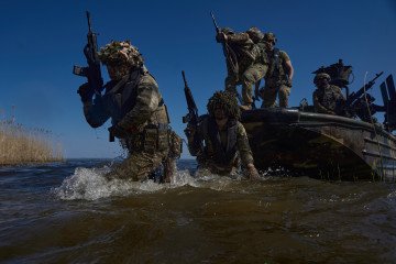Ukrainian paratrooper cadets river training Special Operations Forces combat drills