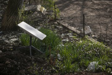 A Starlink satellite terminal used by Ukrainian forces stands in a residential area of Donetsk region. (Photo: Getty Images)