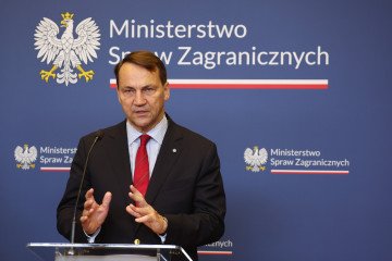 Poland Considers Intercepting Russian Missiles Over Ukraine to Protect NATO Airspace Polish Foreign Minister Radosław Sikorski. (Source: Getty Images)
