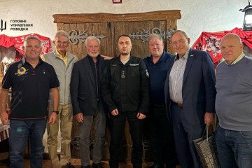 Ex-US Army Generals Arrive in Ukraine for a Meeting With Intelligence Chief Ex-US Army Generals Arrive in Ukraine for a Meeting With Intelligence Chief