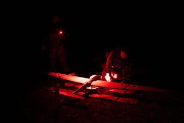 A member of the 1st Special Purpose "Safari" Assault Police Brigade of the Ukrainian National Police handles “Vector” reconnaissance drone on September 11, 2025 in the Donetsk region of Ukraine. Illustrative photo. (Source: Getty Images)