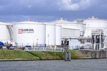 Russia’s November Oil and Gas Revenues Seen Down 35%, Missing Budget Targets