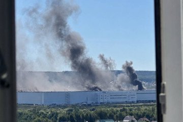 Smoke rising from a Russian Wildberries logistics hub in Yekaterinburg, Russia’s Sverdlovsk region, August 7, 2026.