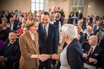 Anne Applebaum Warns Pacifism Can Result in “Concentration Camps in Ukraine” During Peace Prize Speech Anne Applebaum Warns Pacifism Can Result in “Concentration Camps in Ukraine” During Peace Prize Speech