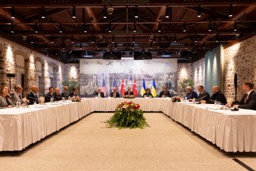 Ukraine, US, and Türkiye Launch Trilateral Talks in Istanbul Ahead of Peace Talks With Russia