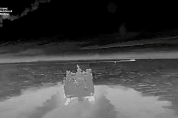 La inteligencia ucraniana ataca tres lanchas rápidas rusas y el sistema Tor-M2 en Crimea, vídeo