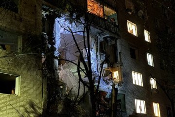 Russia Attacks Sumy With Guided Bombs, Leaving Casualties Under Rubble Russia struck a high-rise residential building in Sumy on September 18, 2026. (Source: Suspilne Sumy)