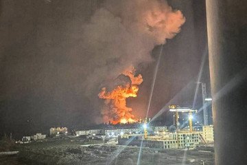 Sheskharis oil terminal burns after an airstrike, November 14, 2025. (Source: Stugna Info)