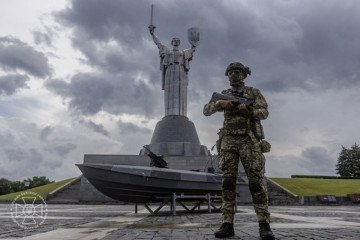 El legendario dron de combate Sea Baby, que atacó buques de guerra rusos, se expone ahora en Kyiv