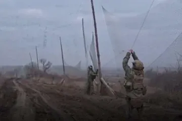 Rusia construye «carreteras-túnel» antidrones para blindar el avance de las tropas en el este de Ucrania Rusia construye «carreteras-túnel» antidrones para blindar el avance de las tropas en el este de Ucrania