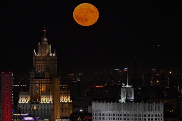 Russia Restates Ultimatum on Ukrainian Territory Ahead of Trump–Putin Alaska Summit