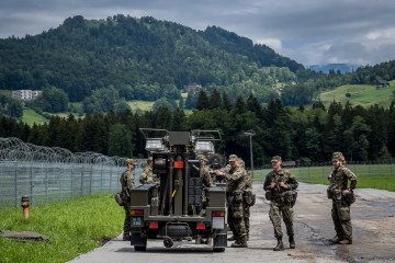 ¿Rompiendo la neutralidad? El ministro suizo pide una reforma de la exportación de armas y alianzas de defensa ante la amenaza de los drones