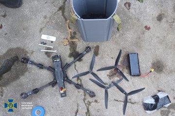 A drone that was intended to be used in an attack on Ukrainian positions. (Source: SBU)