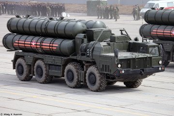 Ukraine Strikes Russian S-400 Anti Aircraft System