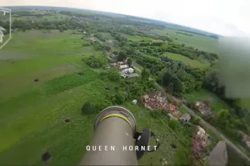 Ucrania prueba un dron FPV con control de fibra óptica y lanzagranadas RPG-75, vídeo