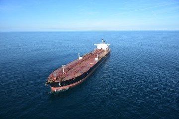 Russia’s Shadow Fleet Leaks Oil Across Europe as Sanctions Evasion Turns Into Environmental Disaster