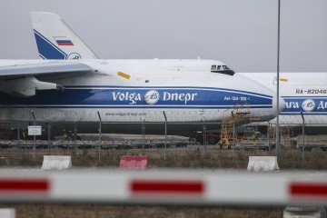 Russian An-124 cargo aircraft of the Volga-Dnepr Group grounded at Leipzig/Halle Airport after EU airspace closure, Feb. 19, 2026. Illustrative photo. (Source: Getty Images)