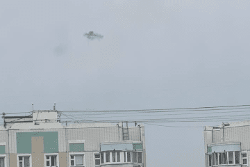An unidentified aerial object is seen above residential buildings in Moscow amid reports of drones and balloons over the Russian capital on October 9, 2026. (Source: Open source) An unidentified aerial object is seen above residential buildings in Moscow amid reports of drones and balloons over the Russian capital on October 9, 2026. (Source: Open source)