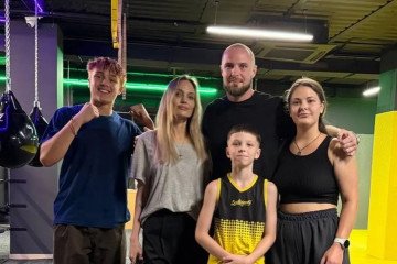 Angelina Jolie visited the Kharkiv boxing club. (Photo: Instagram/ubf_boxing)
