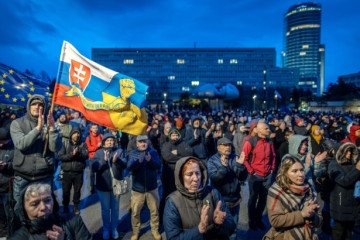 99-Year-Old Holocaust Survivor Backs Slovak Ammunition Drive for Ukraine, Raising Over €3.5 Million