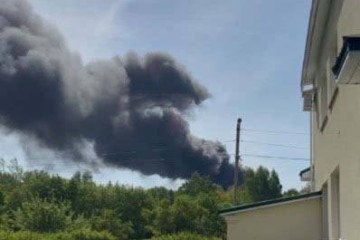 Black smoke rises above the Nurlino oil pumping station in Russia’s Bashkortostan region following a large fire on May 13, 2026. (Photo: Open source)