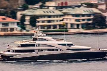 The 71-meter luxury superyacht Victoria, formally linked to Russian oligarch Gennady Timchenko but reportedly utilized by Russian leader Vladimir Putin’s inner circle, navigates the waters. (Source: Marine Traffic)