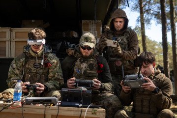 Ukrainian and Swedish drone operators during the Aurora 26 military exercises on Gotland island, Sweden. (Source: Försvarsmakten / mynewsdesk.com)