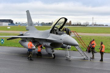 Ukrainian Military Personnel Completes F-16 Maintenance Training in Netherlands