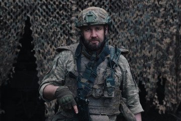 “I Acted on Reflex”: Ukrainian Soldier Saves Civilians After Russian Drone Attack on a Train