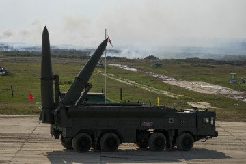 A Iskander-M missile launcher performs during the International Military-Technical Forum "Army 2022" at Kubinka military training ground in Moscow, Russia on August 17, 2022. Illustrative photo. (Source: Getty Images)