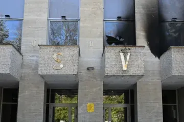 Molotov Cocktails Target Russian House in Prague A Russian house in Prague was bombed with an explosive mixture. (Source: Michal Cizek/AFP)