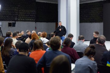 "¡Revolucionario! Ucrania Recibe Récord de €32B en Ayuda y Lanza una Urgente Carrera para Cerrar el Espacio Aéreo ¡Descubre los Detalles!"