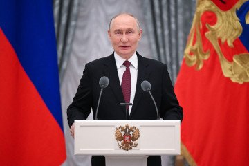 Russian leader Vladimir Putin gives a speech during a ceremony to present awards to young scientists at the Kremlin in Moscow on February 5, 2026. (Photo: Getty Images)