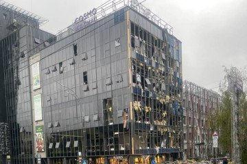 A shopping mall damaged during Russia’s missile and drone attack on Kyiv on October 19, 2026. (Source: hromadske)