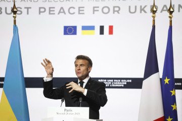 Macron: Solo se levantarán las sanciones a Rusia si vuelve a las fronteras internacionalmente reconocidas de Ucrania Macron: Solo se levantarán las sanciones a Rusia si vuelve a las fronteras internacionalmente reconocidas de Ucrania