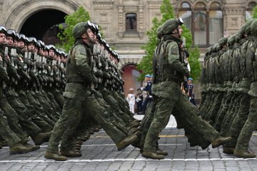 Russian servicemen, involved in its war against Ukraine, march on Red Square during the Victory Day military parade in Moscow on May 9, 2026. Illustrative photo. (Source: Getty Images)