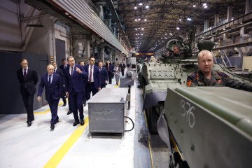 Russian leader Vladimir Putin visits Uralvagonzavod, the country's main tank factory in the Urals, in Nizhny Tagil on February 15, 2024. Illustrative image. (Photo: Getty Images)